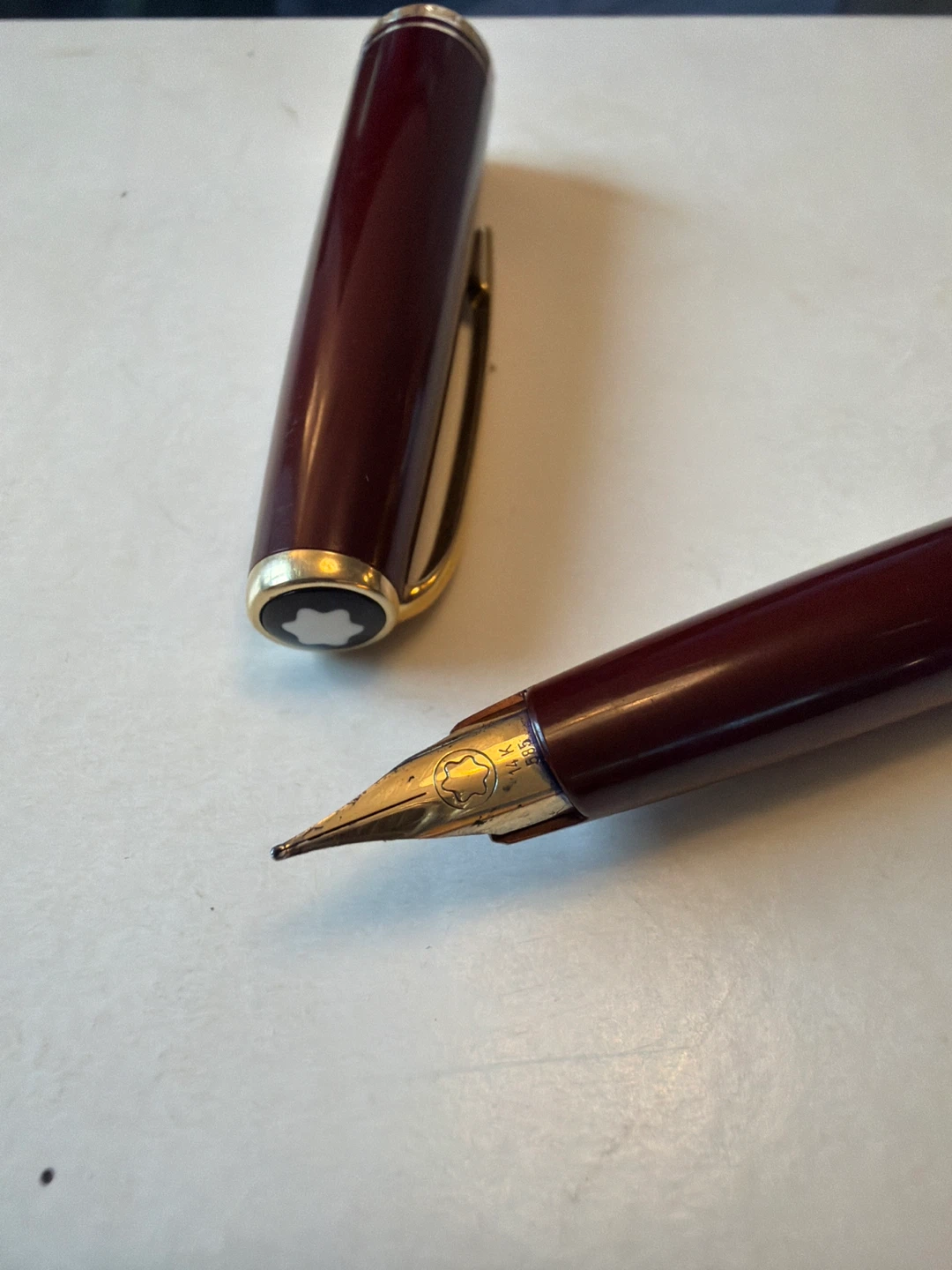 Montblanc Meisterstück Burgundy Fountain Pen - photo 3