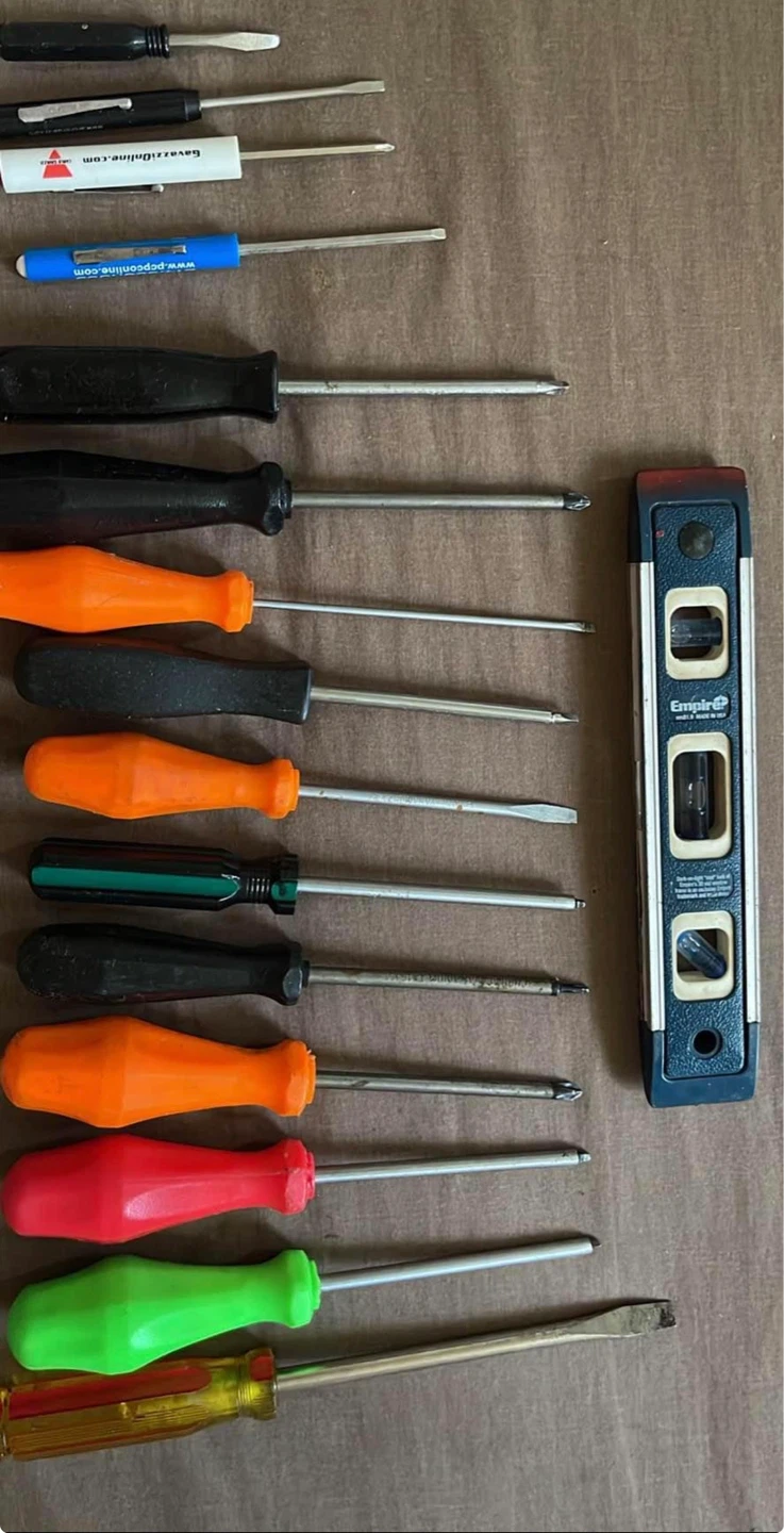 Assorted Screwdrivers and Level Tool Set - photo 2