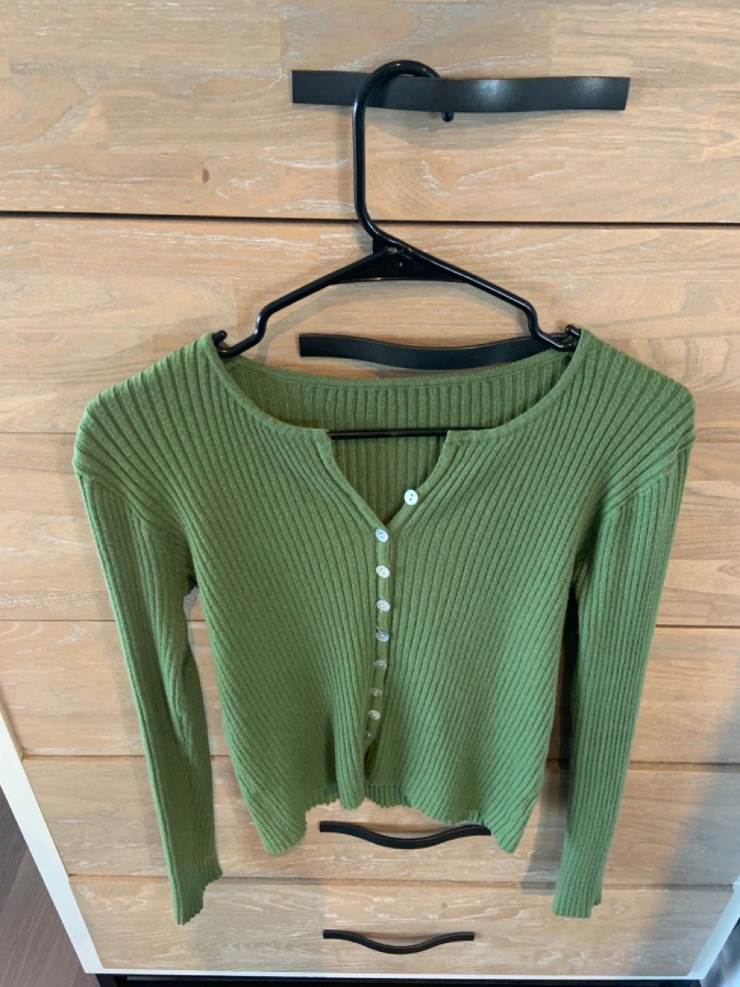 Green ribbed button-up long sleeve top - photo 2