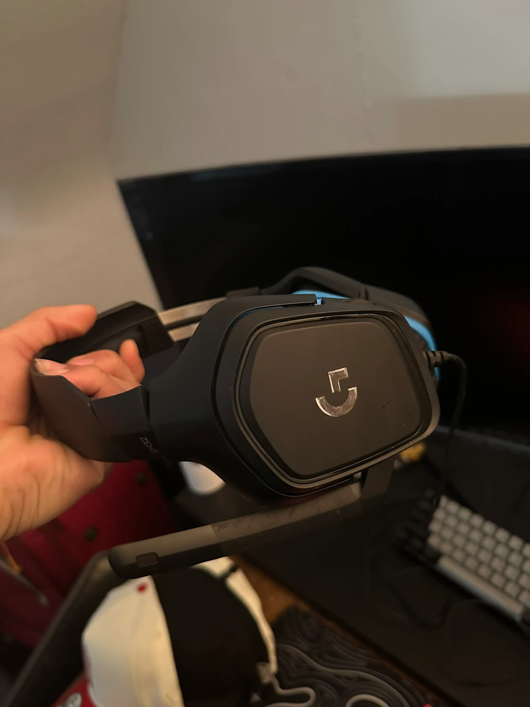 Logitech G432 Gaming Headset with box