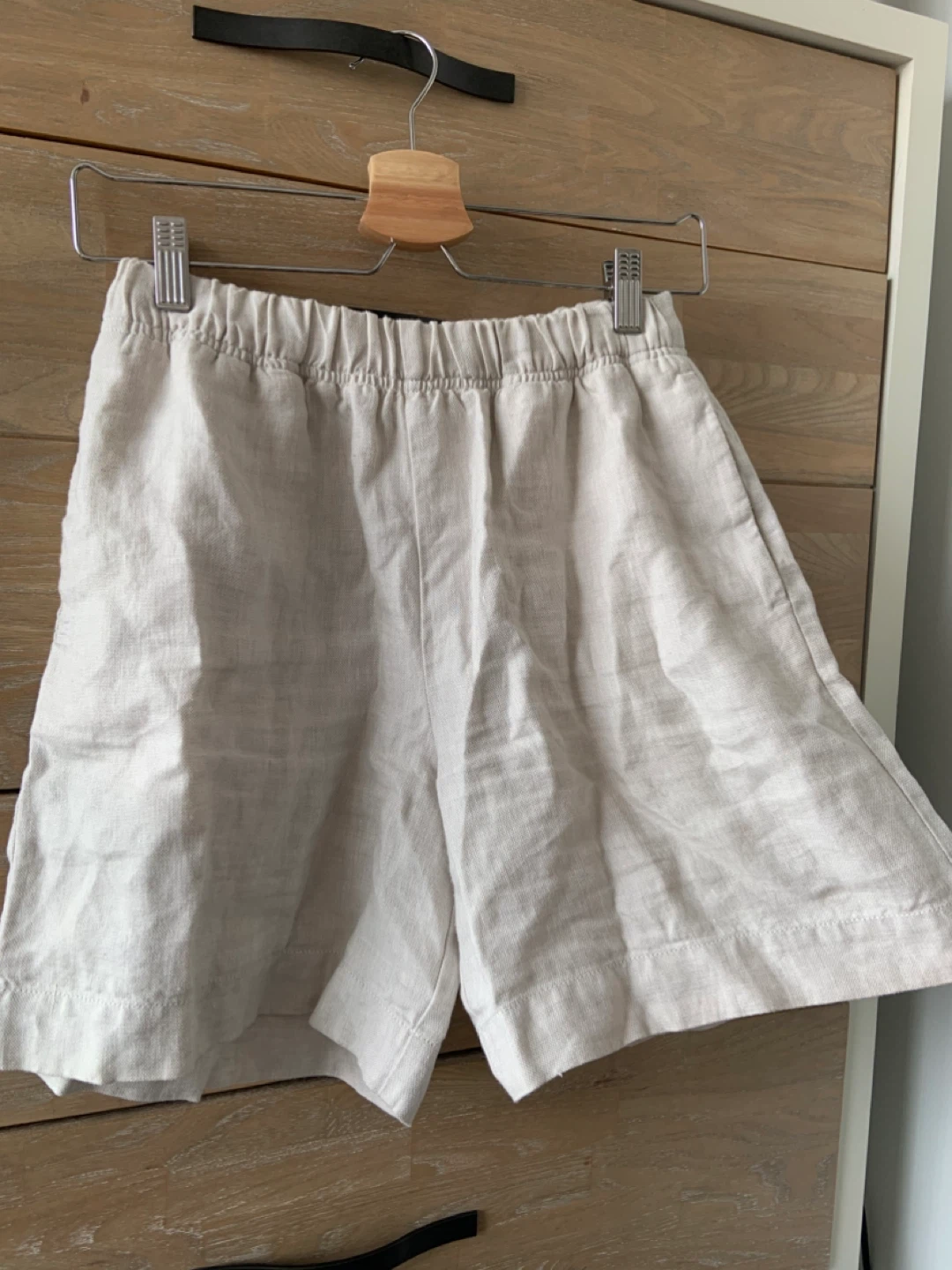 Kotn linen shorts