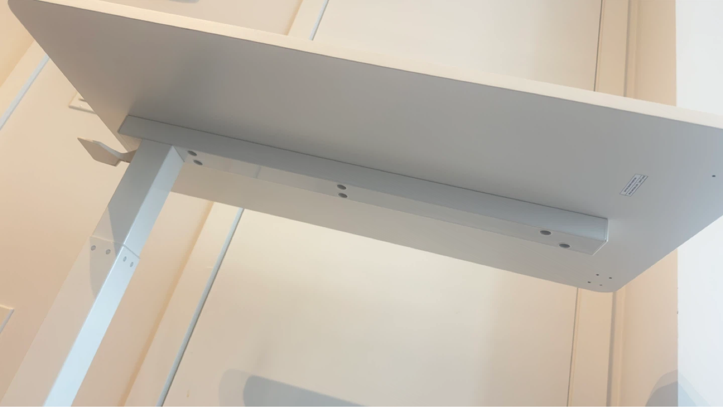 Adjustable height table on wheels white - photo 4
