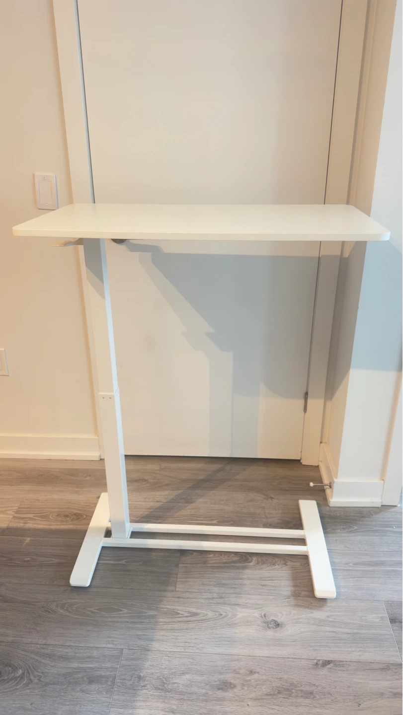 Adjustable height table on wheels white - photo 2
