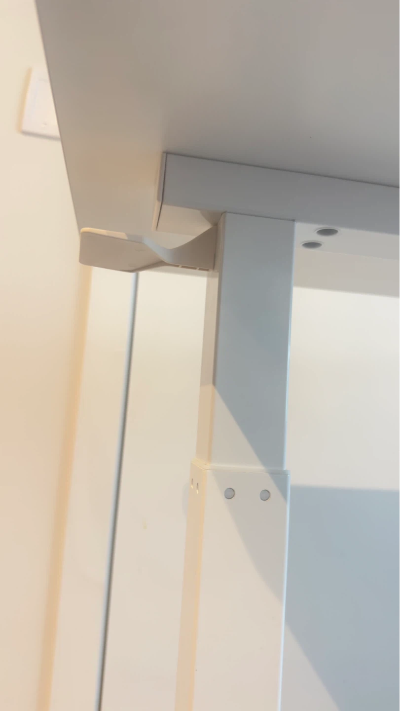 Adjustable height table on wheels white - photo 5