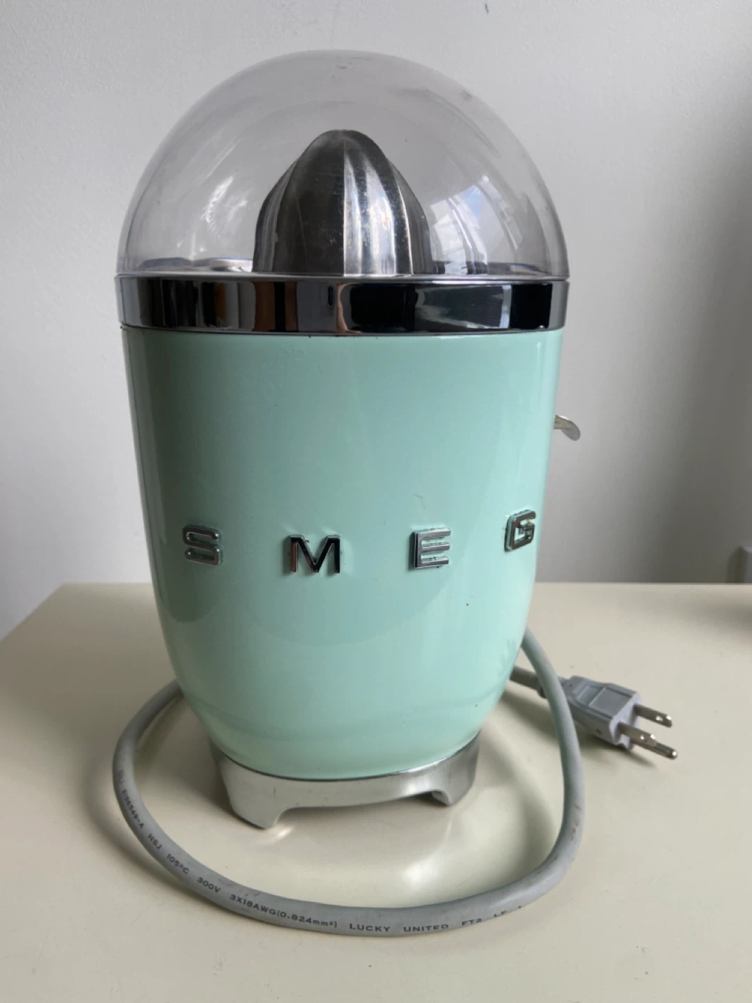 Smeg Citrus Juicer - Pastel Green