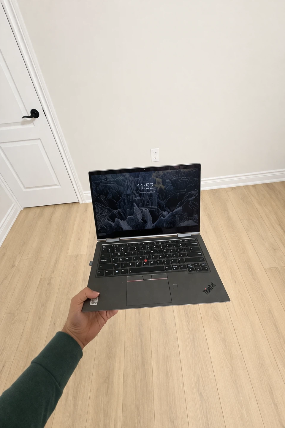 Lenovo ThinkPad X1 Yoga 2-in-1 Laptop