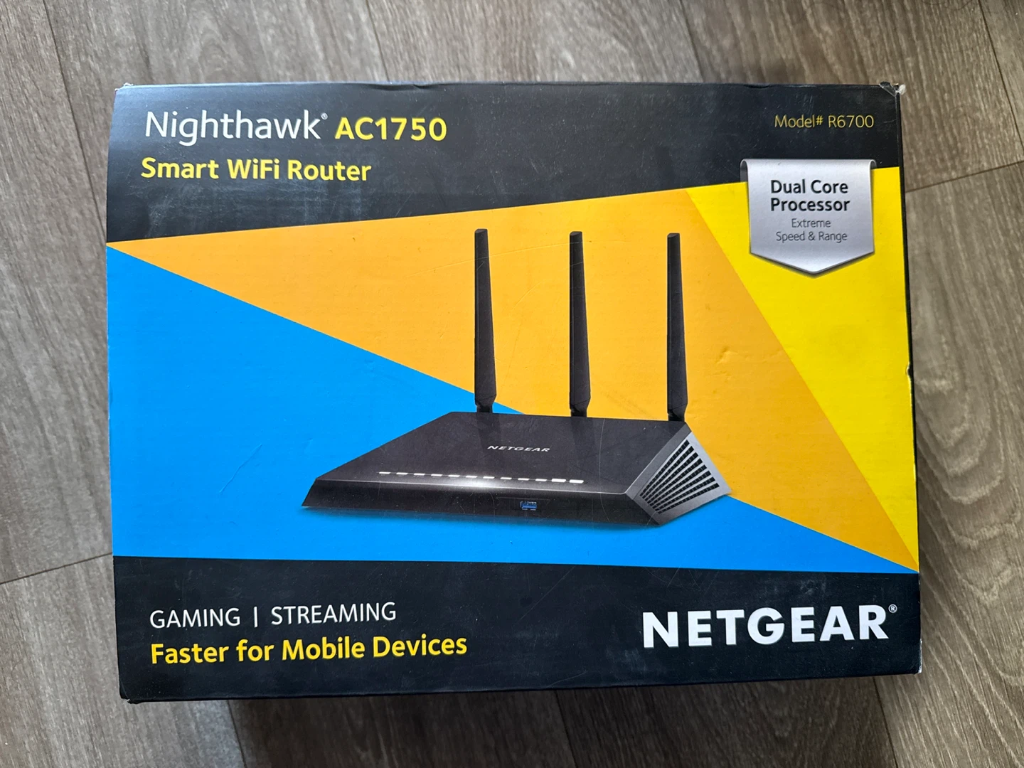NETGEAR Nighthawk AC1750 Smart WiFi Router (R6700)