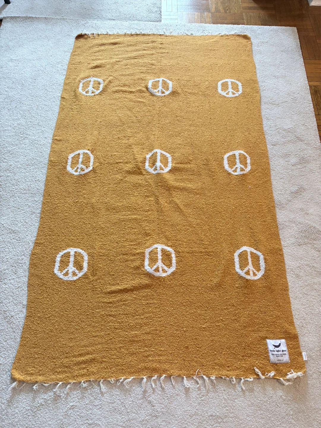 Trek Light Gear Peace Sign Blanket - photo 5