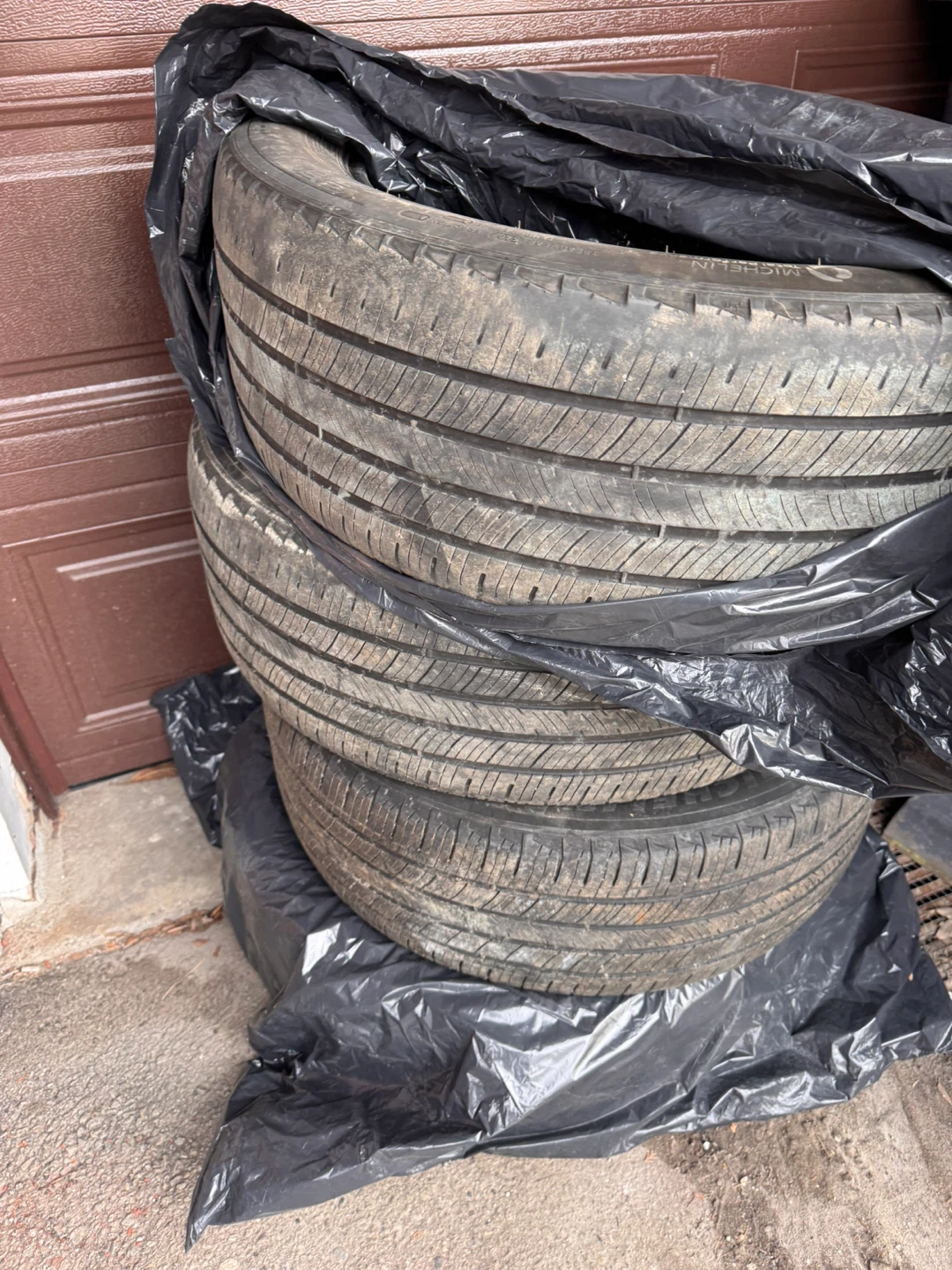 Set of 4 Tires - 235/55 R19 - photo 2