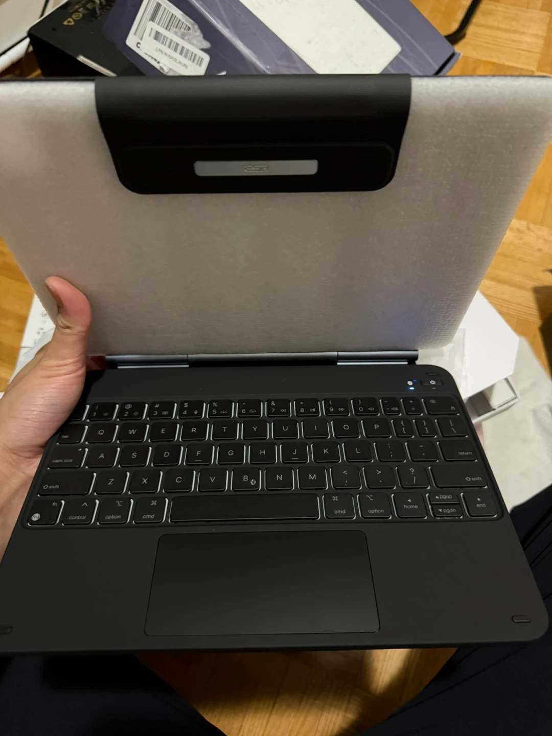 ESR Rebound Series Magnetic Keyboard Case for iPad Air/Pro - photo 2