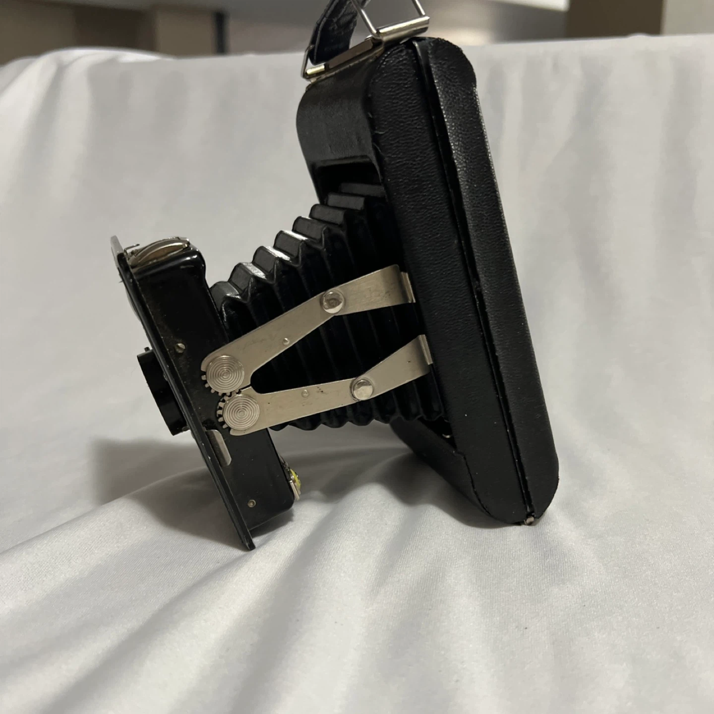 Vintage Kodak Jiffy 6-Twenty Folding Camera - photo 4