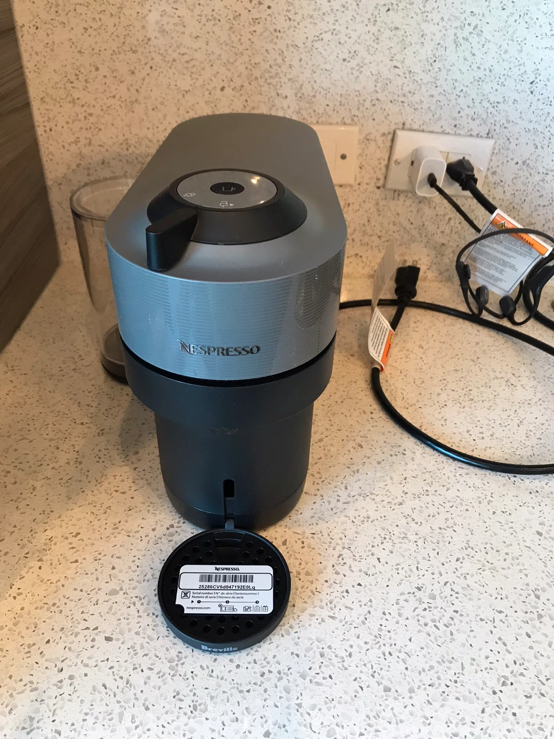 Breville Nespresso Vertuo Pop+ Bundle Aeroccino 3 Milk Frother - photo 2