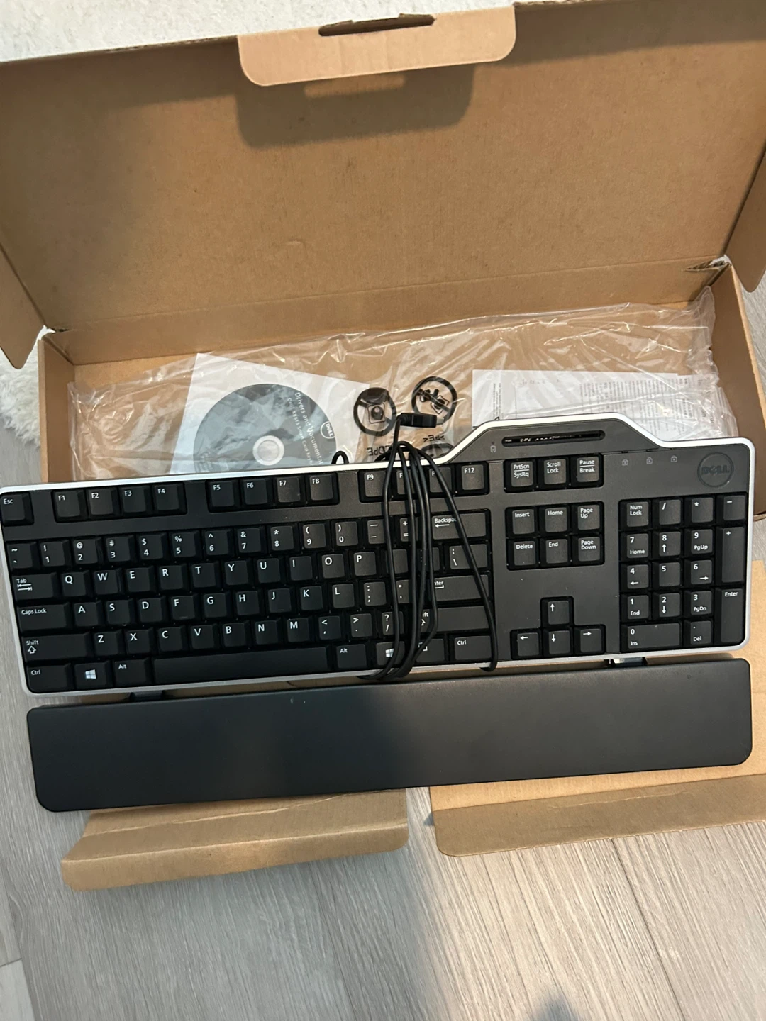 Dell Multimedia Keyboard with Wrist Rest - photo 2