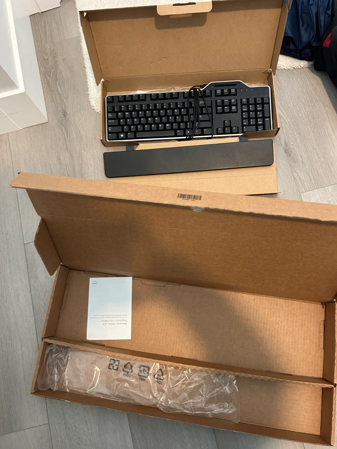 Dell Multimedia Keyboard with Wrist Rest
