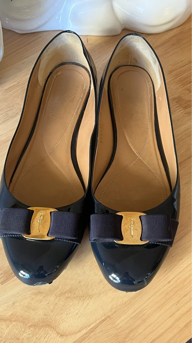 Salvatore Ferragamo Navy Patent Vara Bow Ballet Flats - photo 3