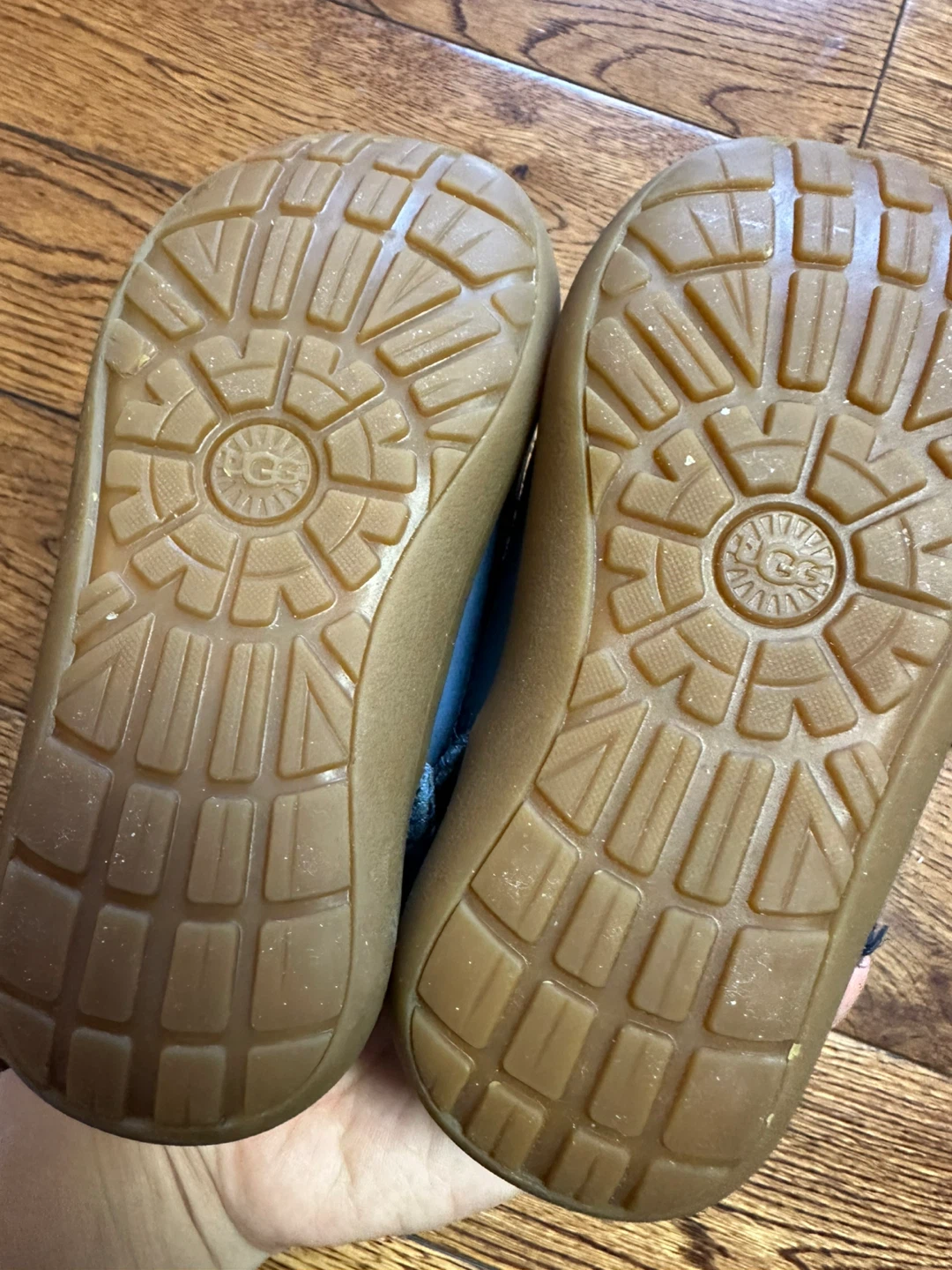 UGG Baby Shoes-size8 - photo 2