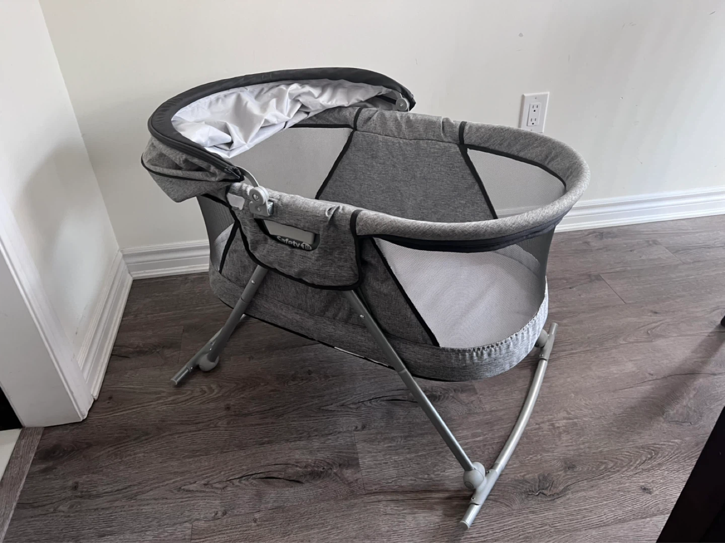 Safety 1st Recliner Bassinet