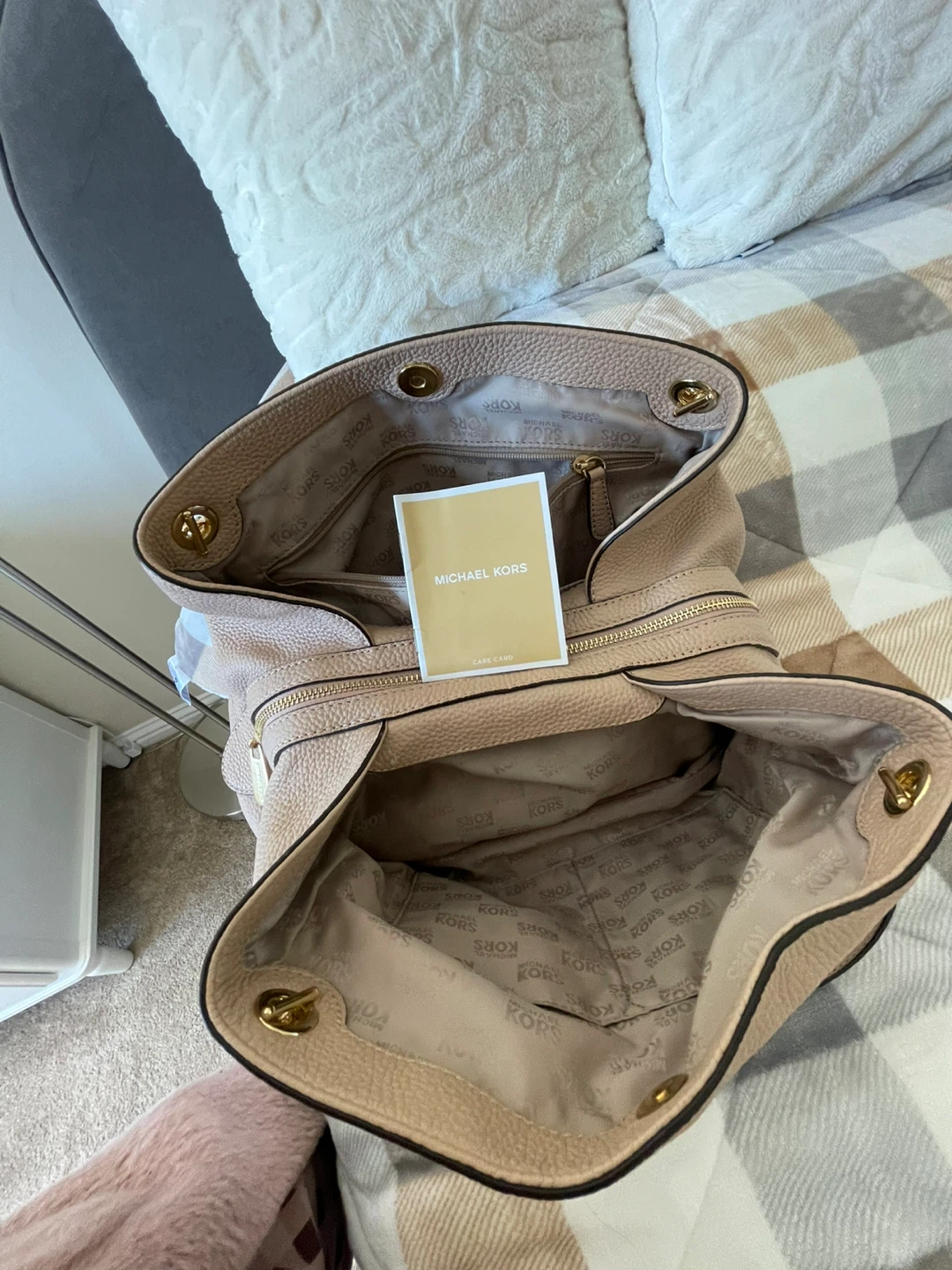 Michael Kors Leather Shoulder Bag - photo 5