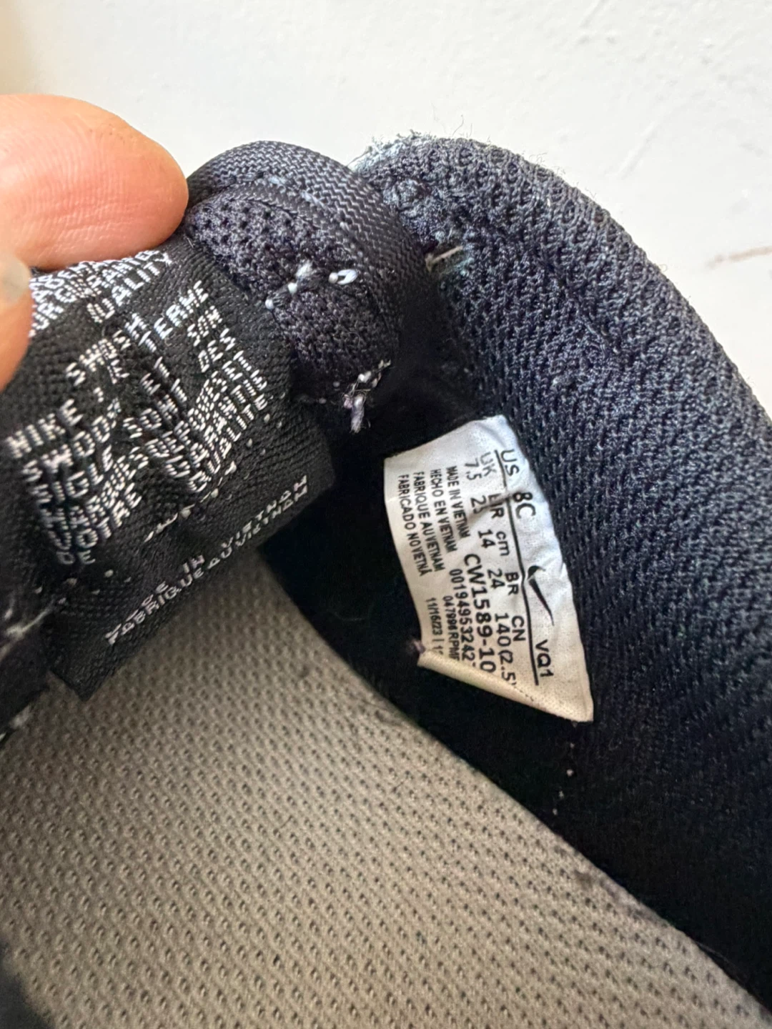 Nike toddler shoes size 7.5 - photo 2