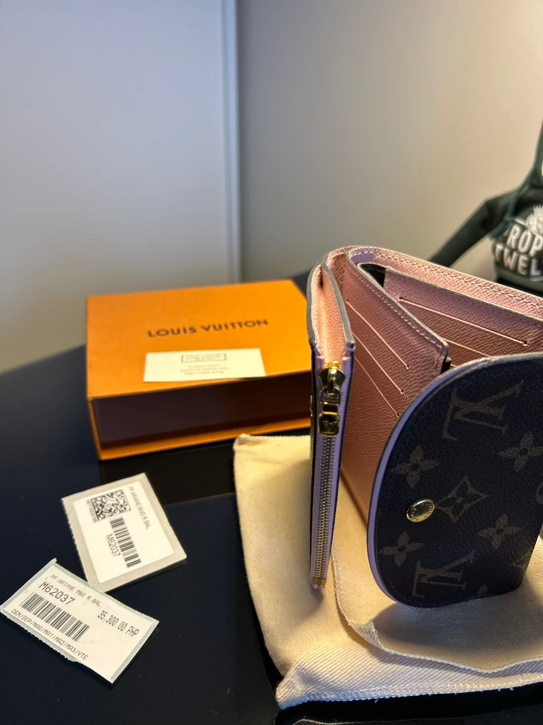 Louis Vuitton Monogram Small Wallet Pink Interior - photo 2