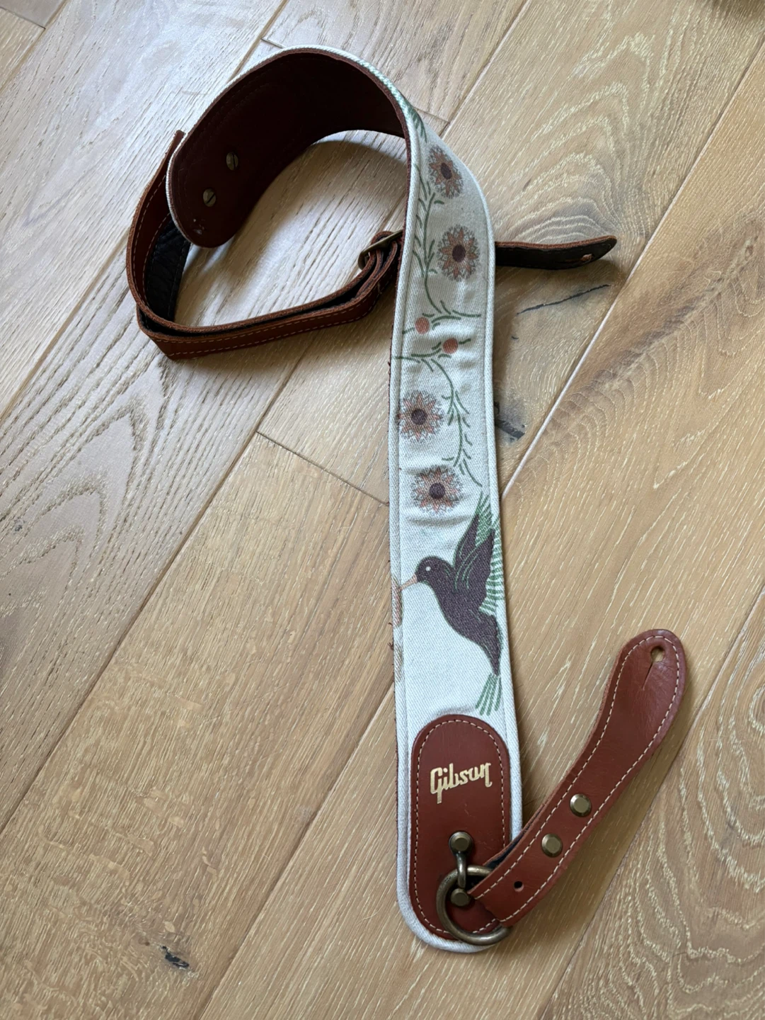 Gibson Leather Guitar Strap - Bird & Floral Pattern