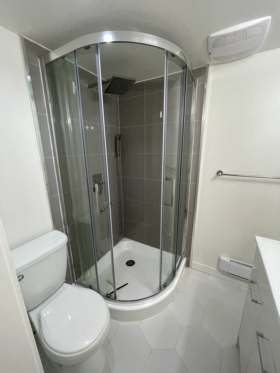 $1,400 / 1br - 1 bedroom basement (Vancouver) - photo 5