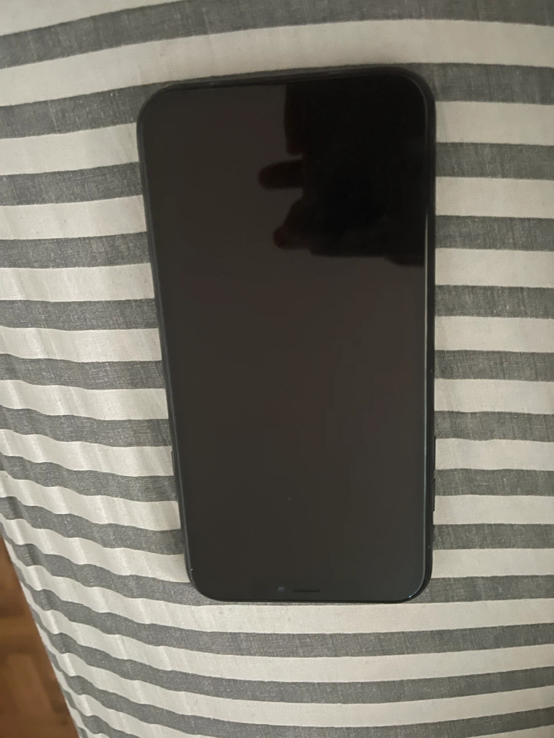 Apple iPhone XR - photo 3