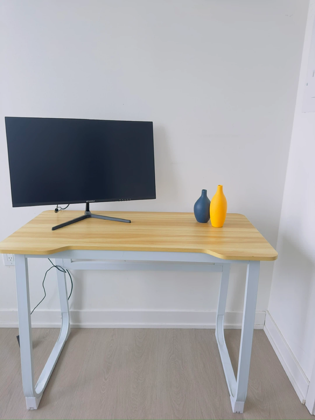 Wood Grain Desk with White Metal Frame - photo 4
