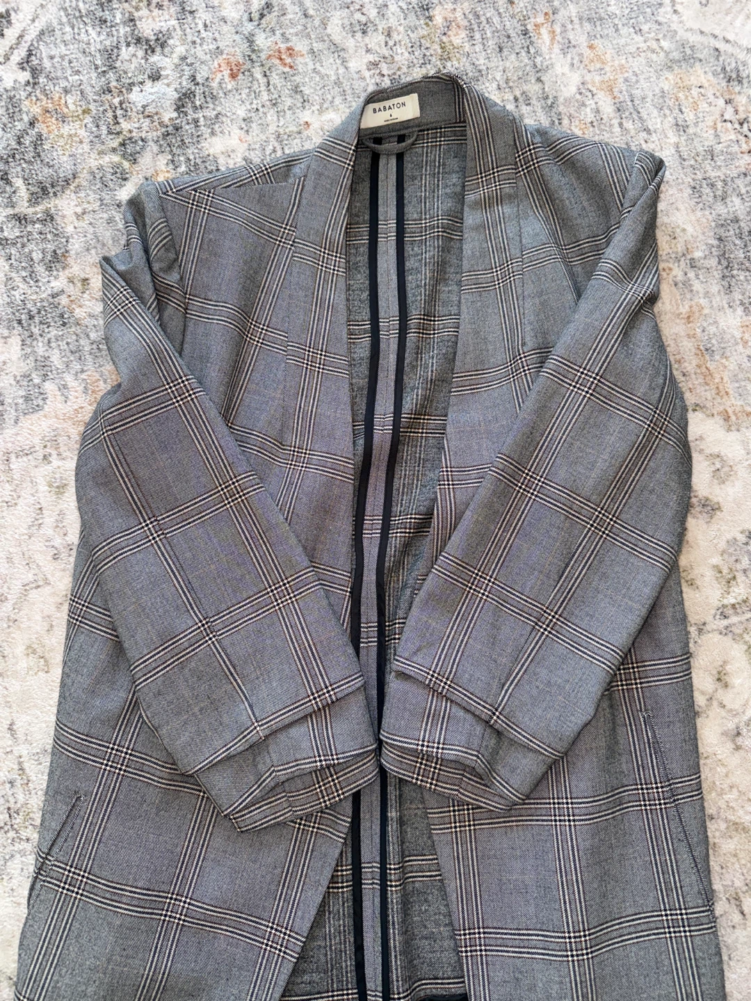 Aritzia Babaton Power Hip Grey Plaid Blazer - photo 3