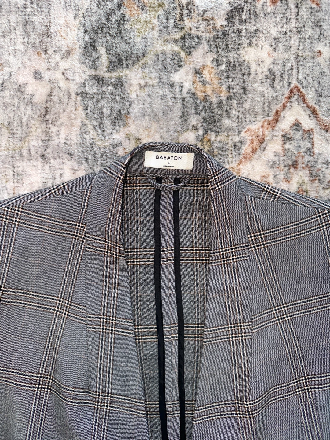 Aritzia Babaton Power Hip Grey Plaid Blazer - photo 4