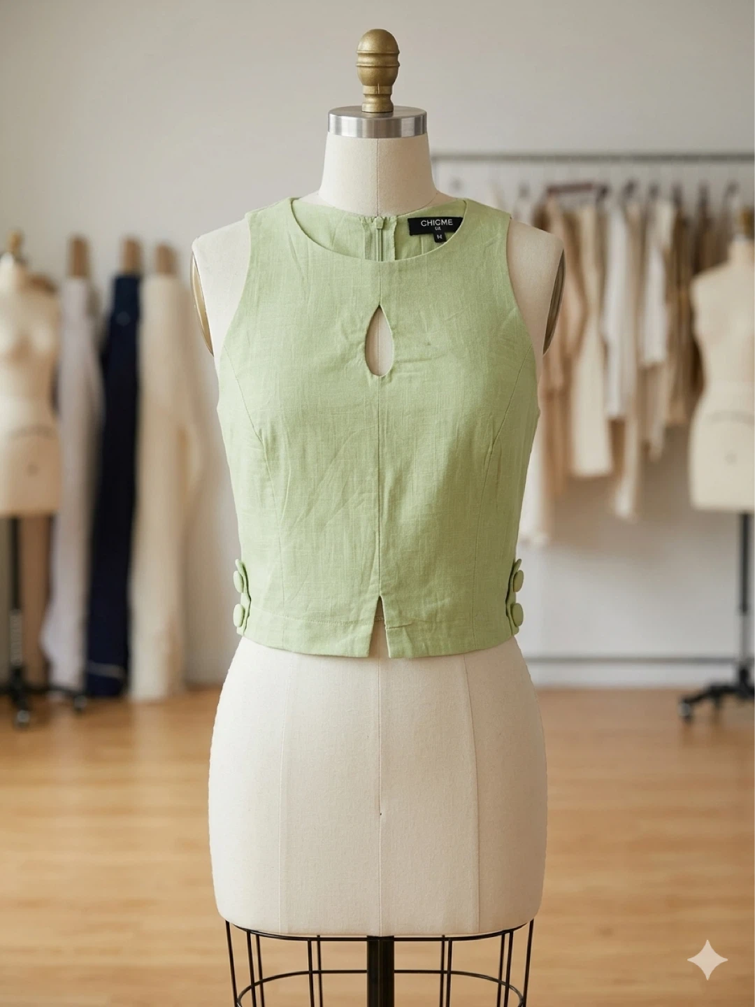 CHIC ME Green Keyhole Cutout Sleeveless Crop Top - Size M - photo 2