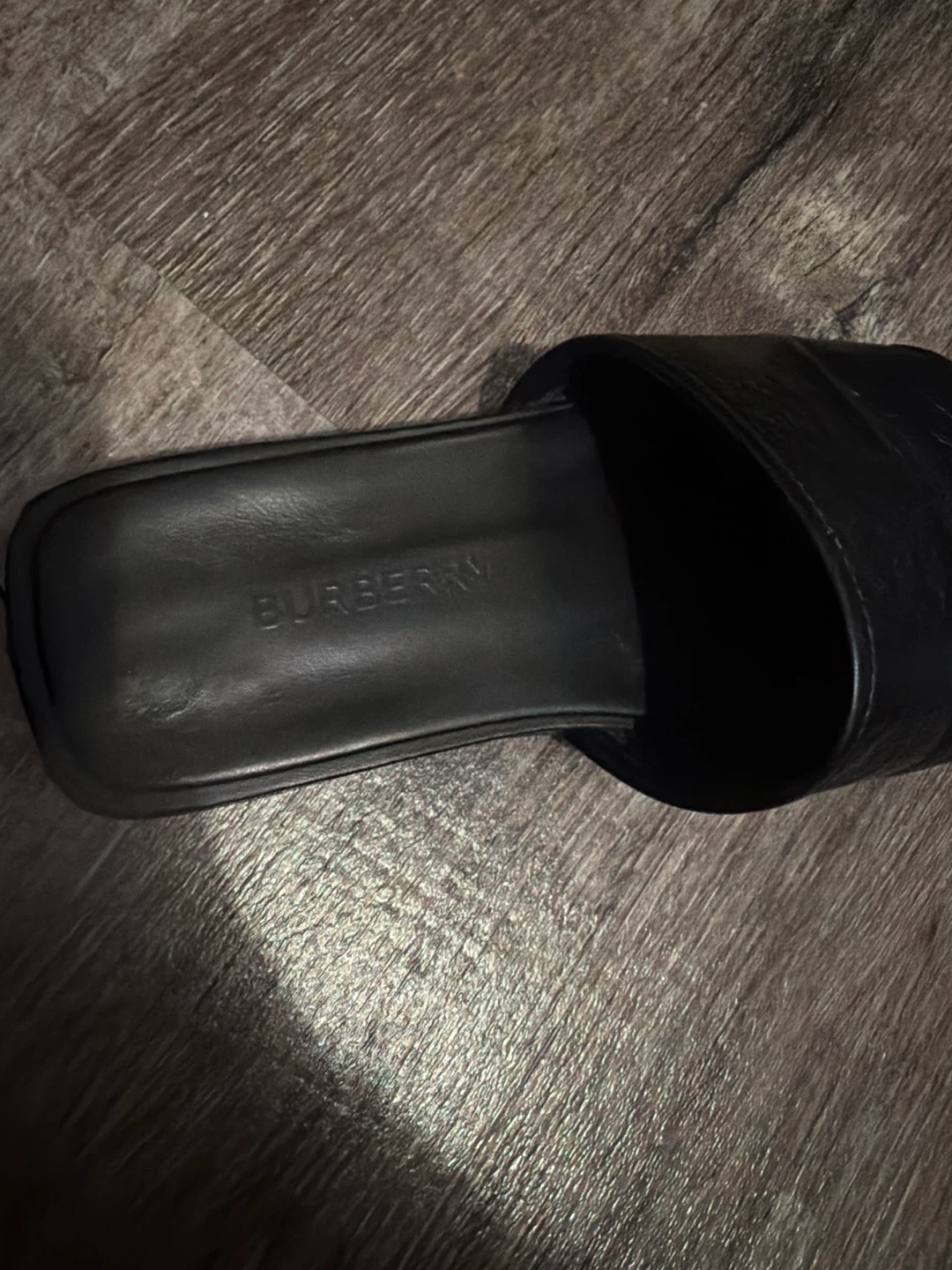 Free and Authentic Burberry sandals - photo 3
