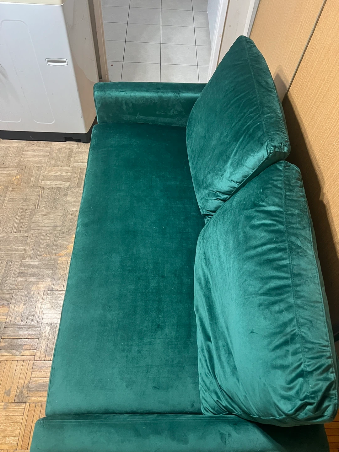 *Needs to go ASAP* Ishai 62'' Velvet Square Arm Loveseat Sofa - photo 4