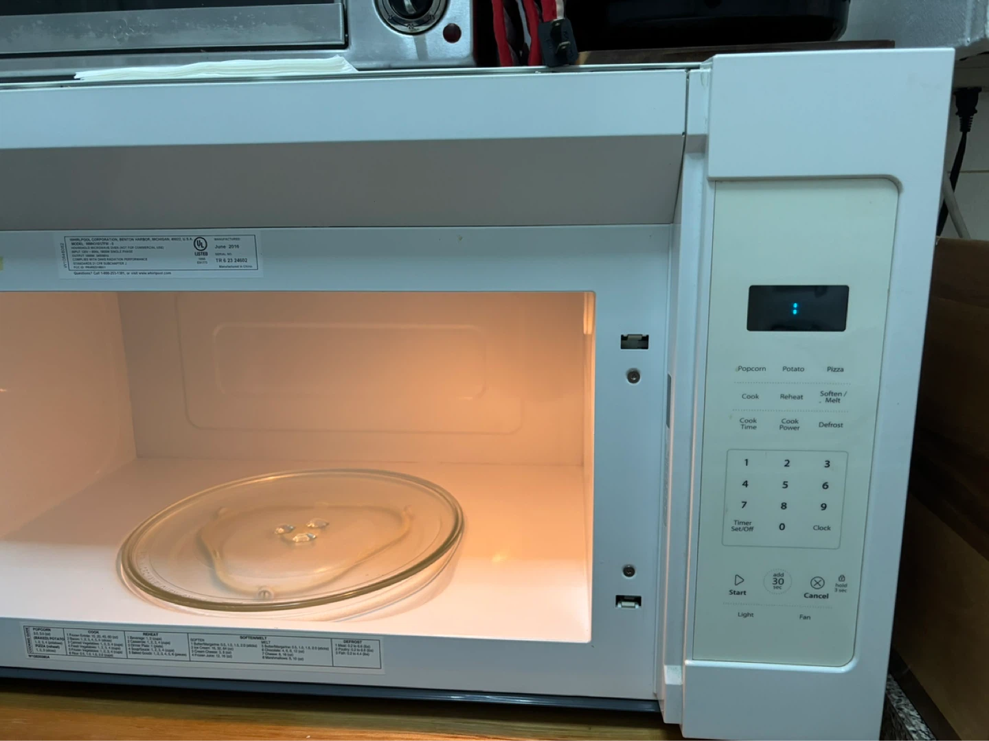 Whirlpool White Microwave - photo 3