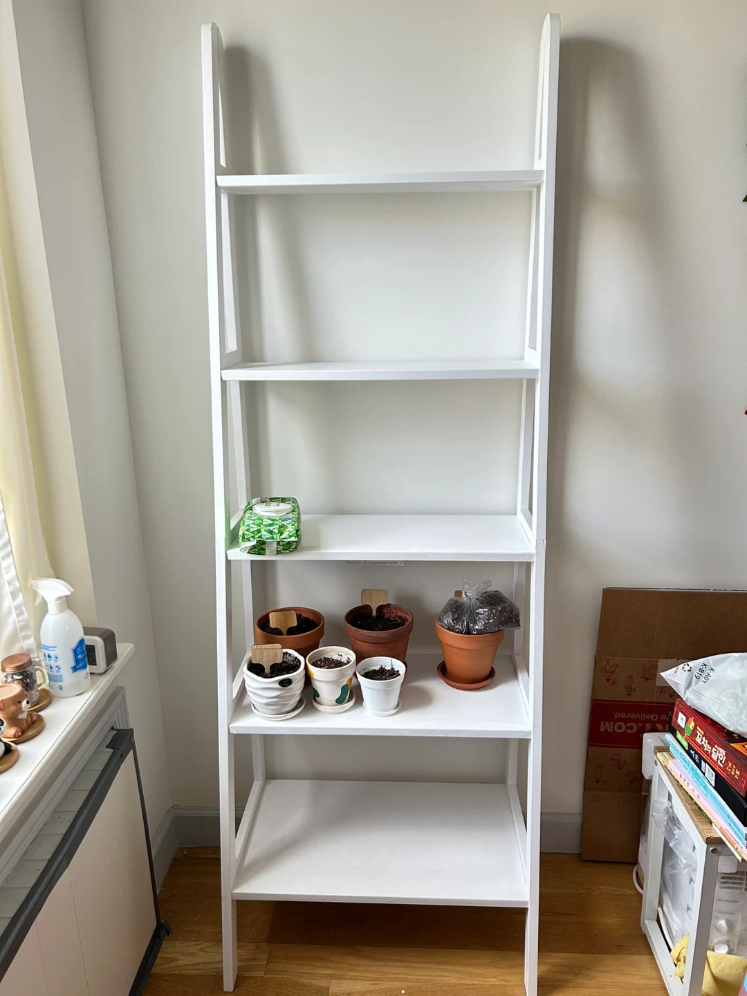 White 5-Tier Ladder Bookshelf