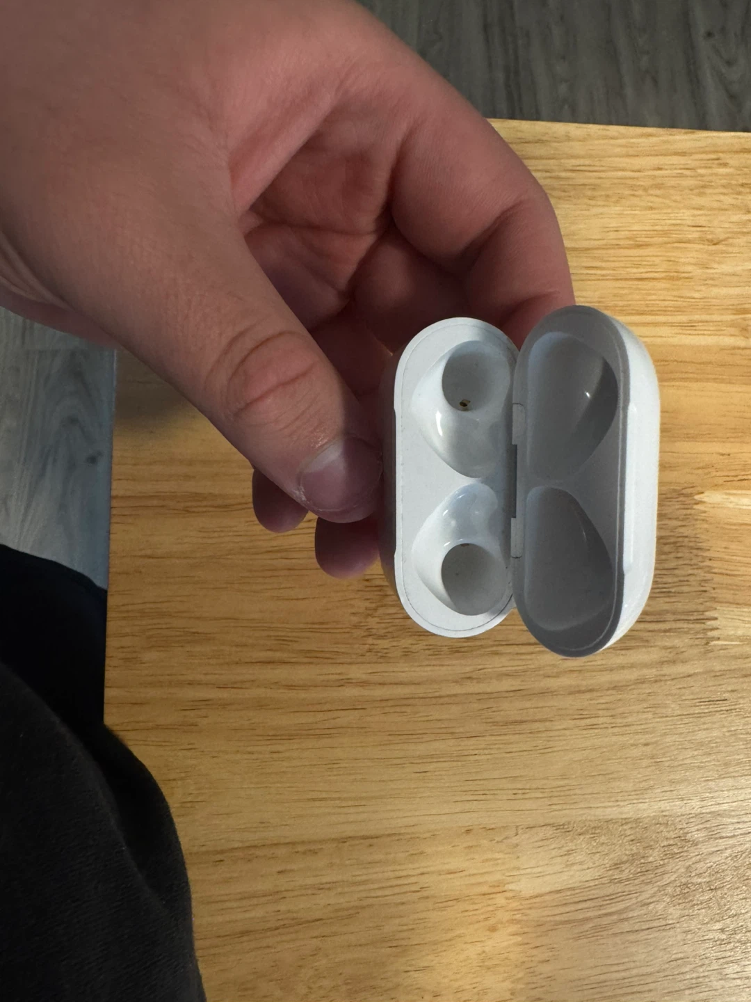 Apple AirPods 4s ANC - photo 4