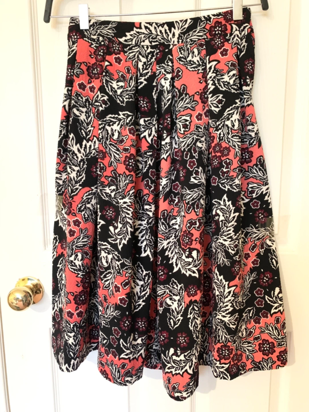 H&M Pleated Floral Skirt Size 2