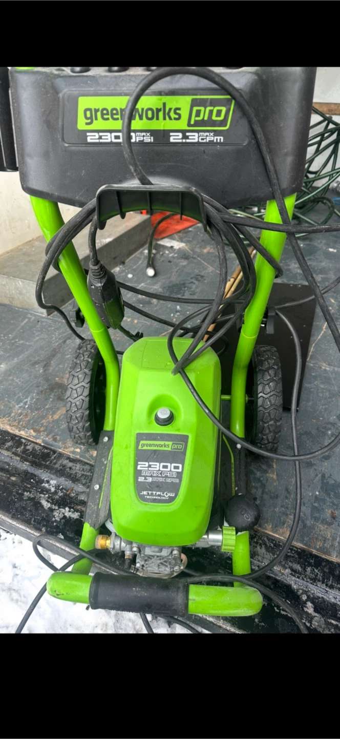 Greenworks 2300 PSI 2.3 GPM Electric Pressure Washer - photo 2