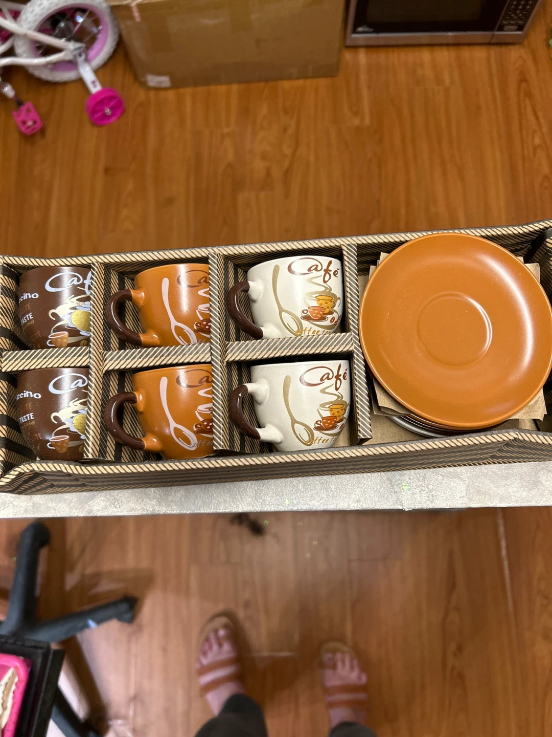 Set of 6 Espresso Cups and Saucers