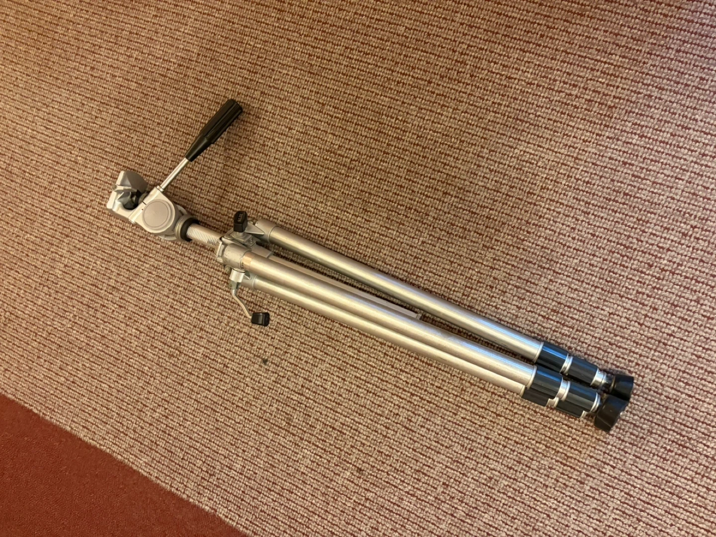 Slik Metal Video Tripod - photo 2