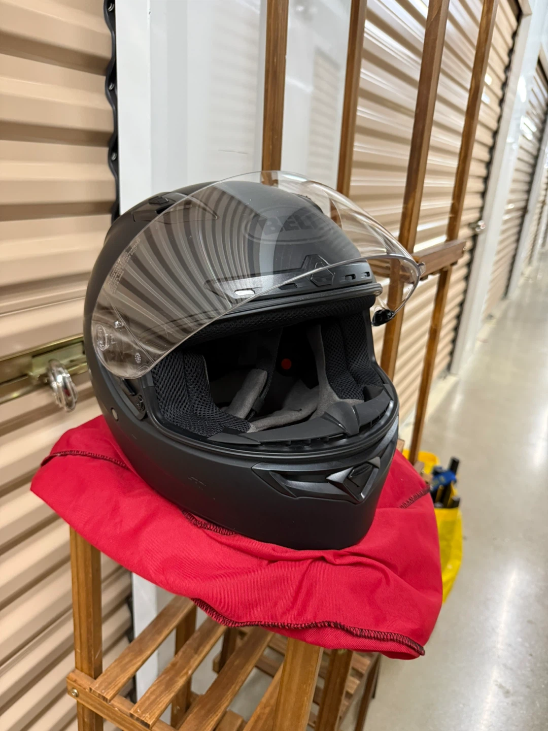 Medium - Bell Motorcycle Helmet - Matte Black - photo 2