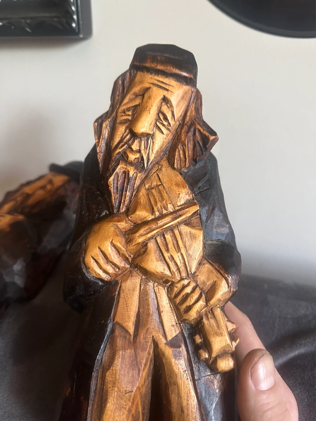 Pair of vintage signed wood  band player carvings - photo 5