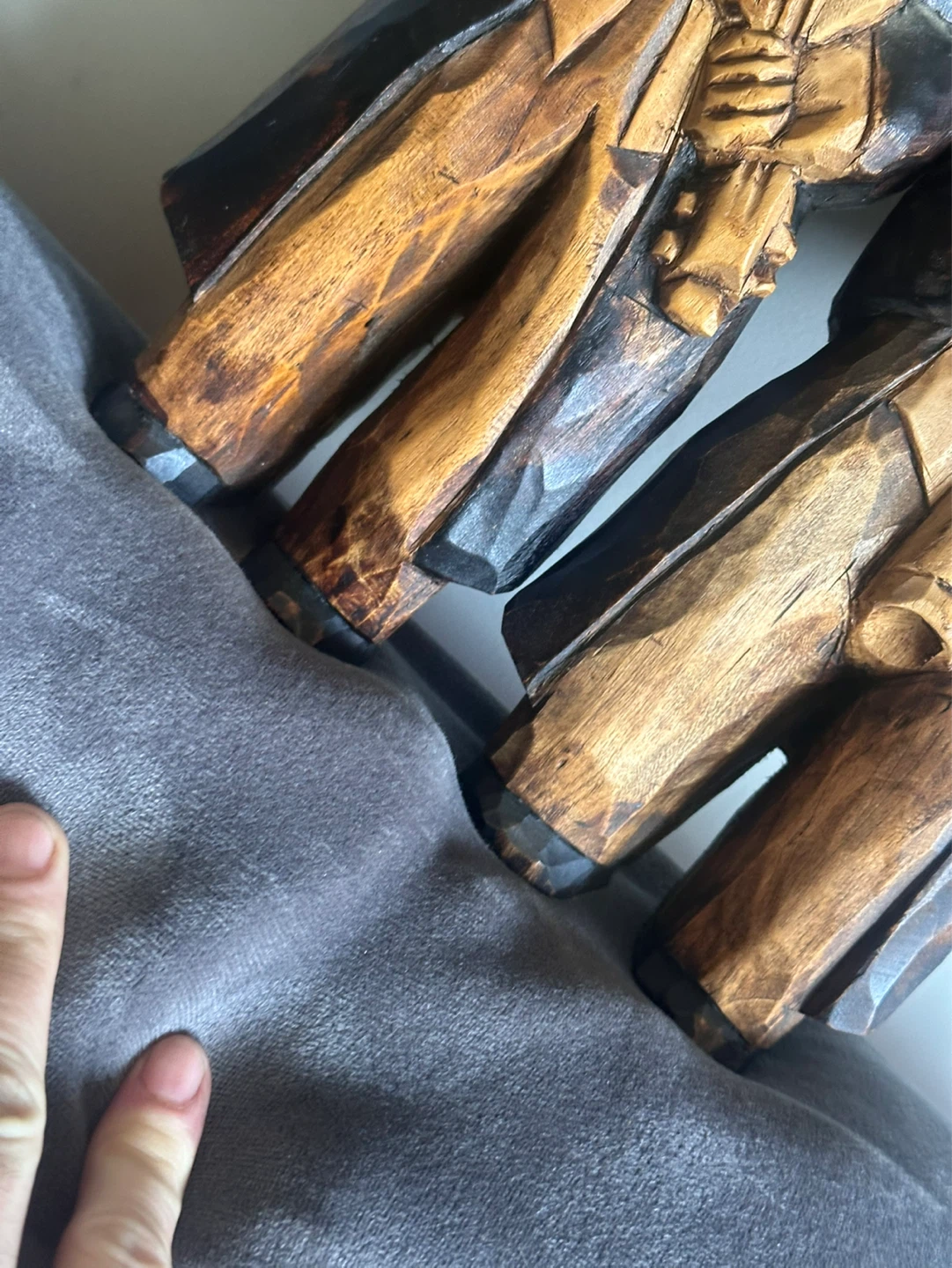 Pair of vintage signed wood  band player carvings - photo 4