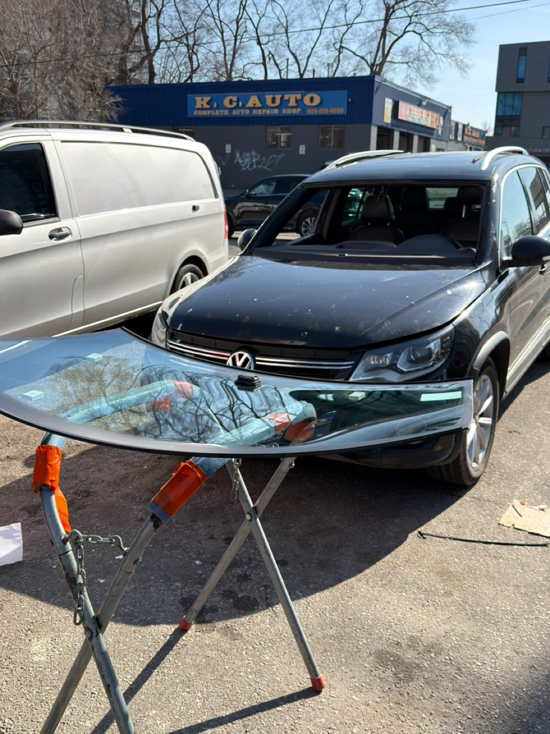 Volkswagen Tiguan Windshield - photo 2