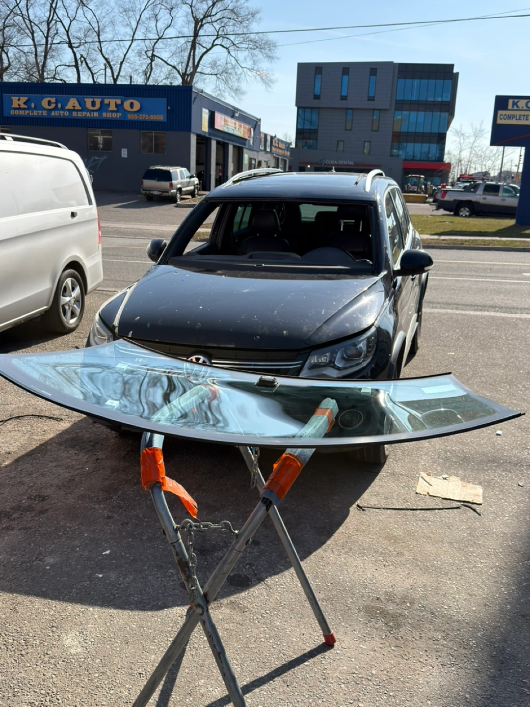 Volkswagen Tiguan Windshield
