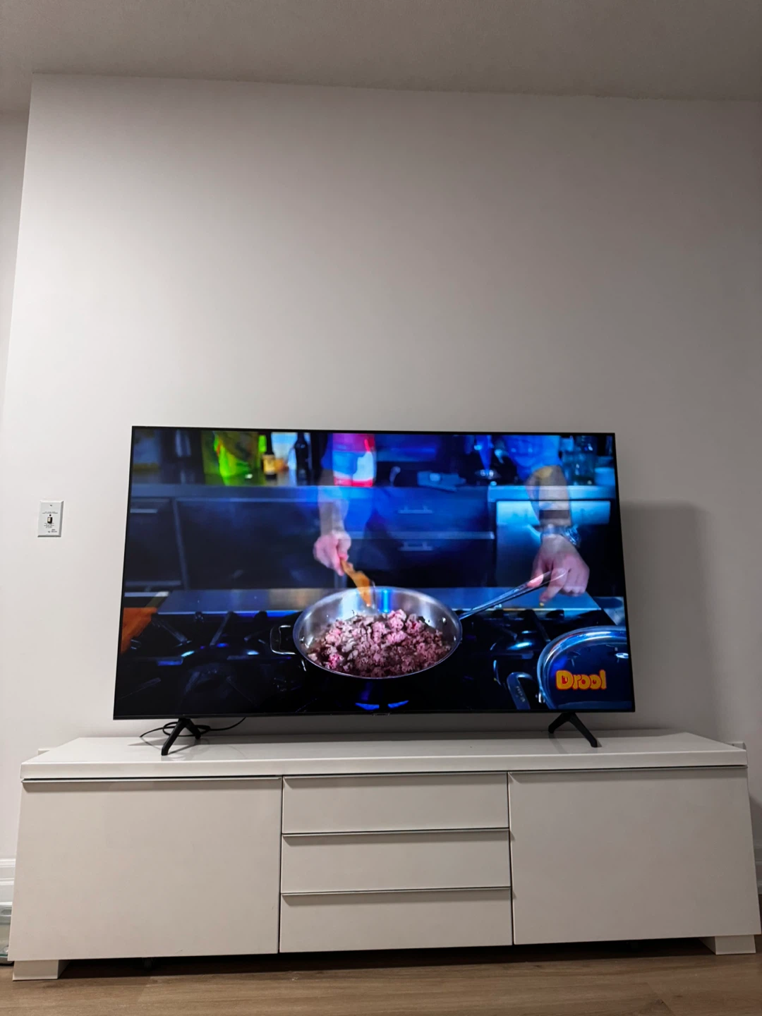 Samsung 65" 4K Smart TV - photo 2