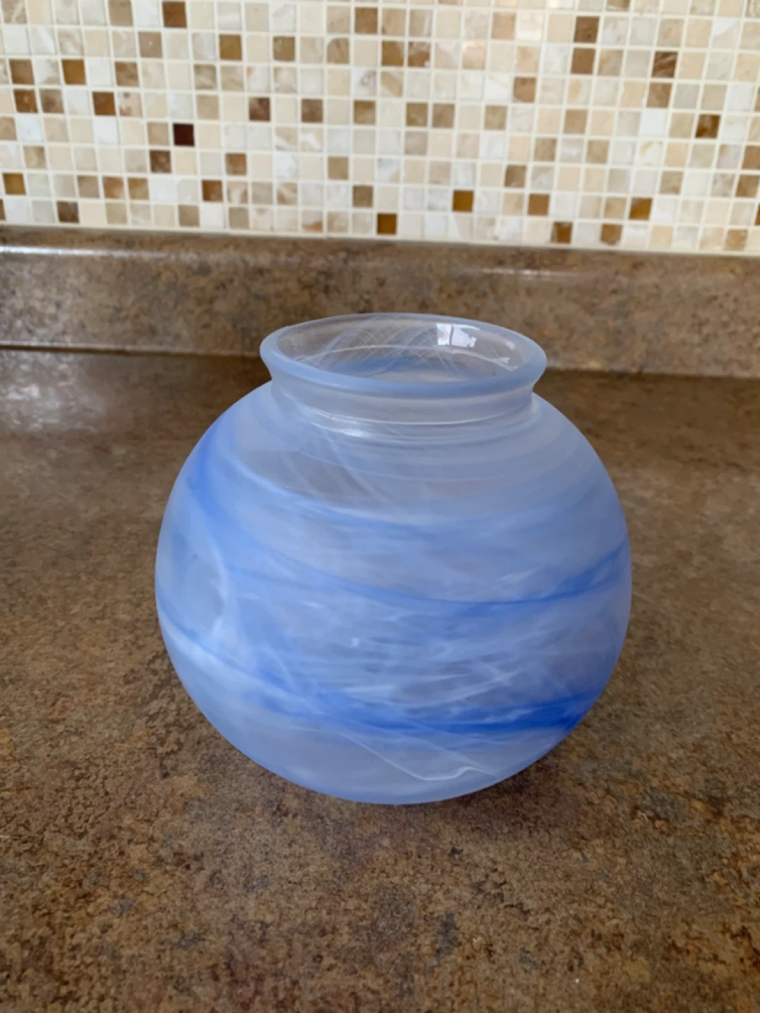 Swirl glass vase