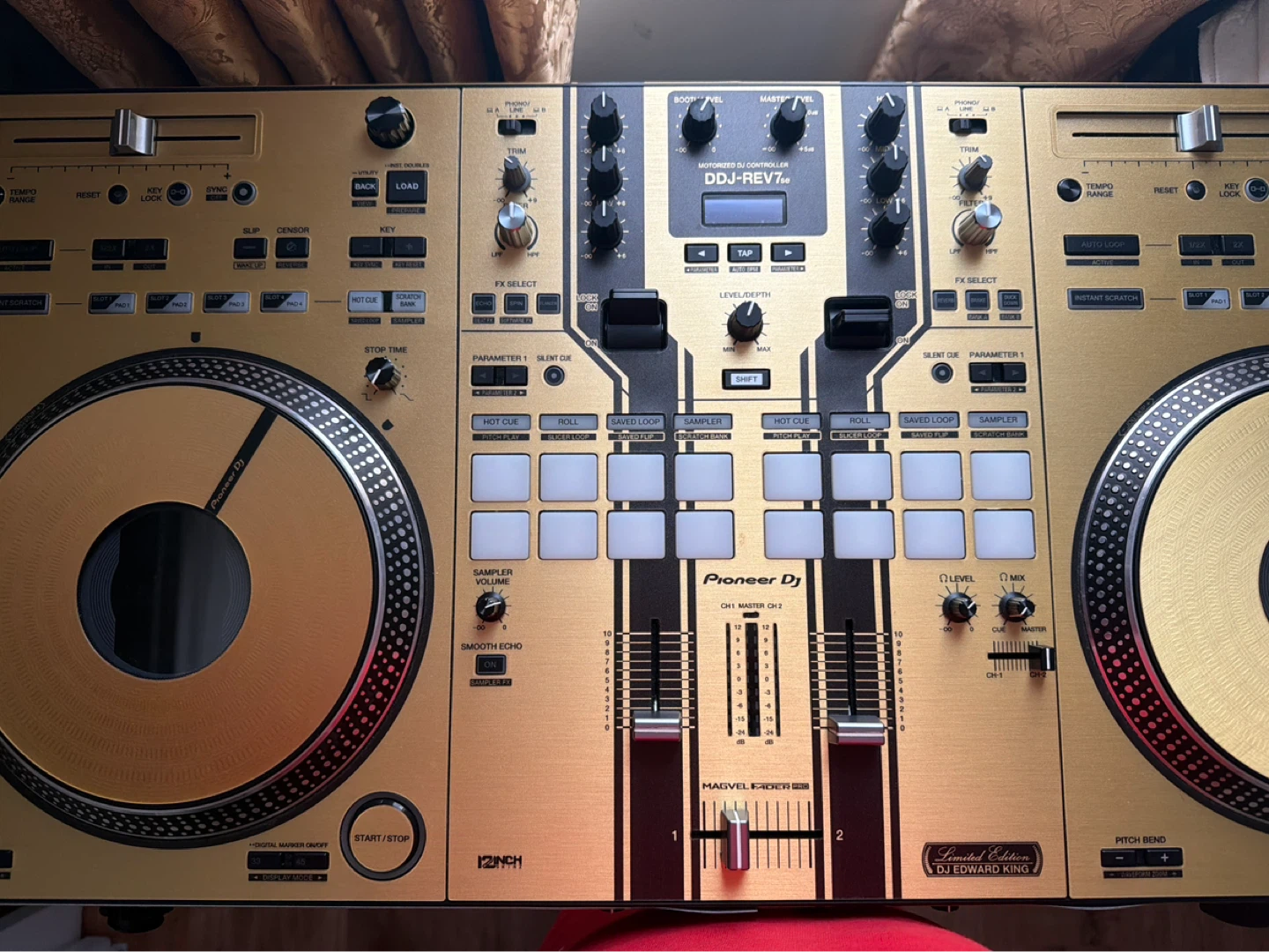 Pioneer DJ DDJ-REV7 DJ Controller - Limited Edition Edward King