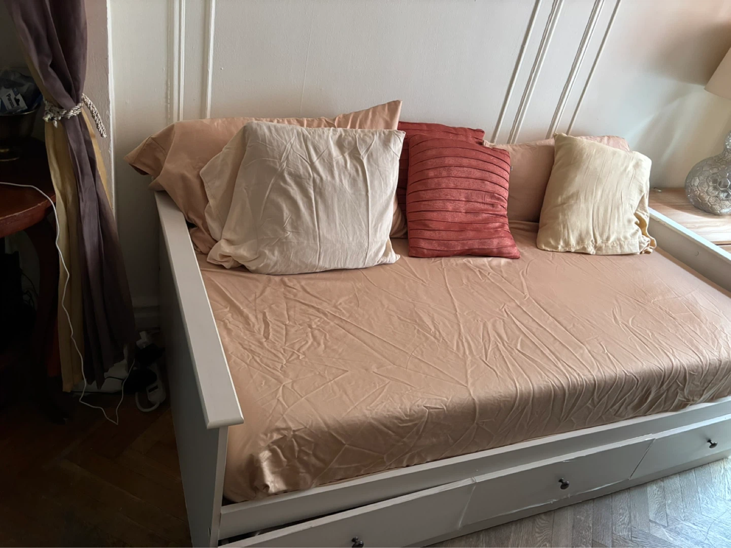 White Daybed with Drawers - photo 2