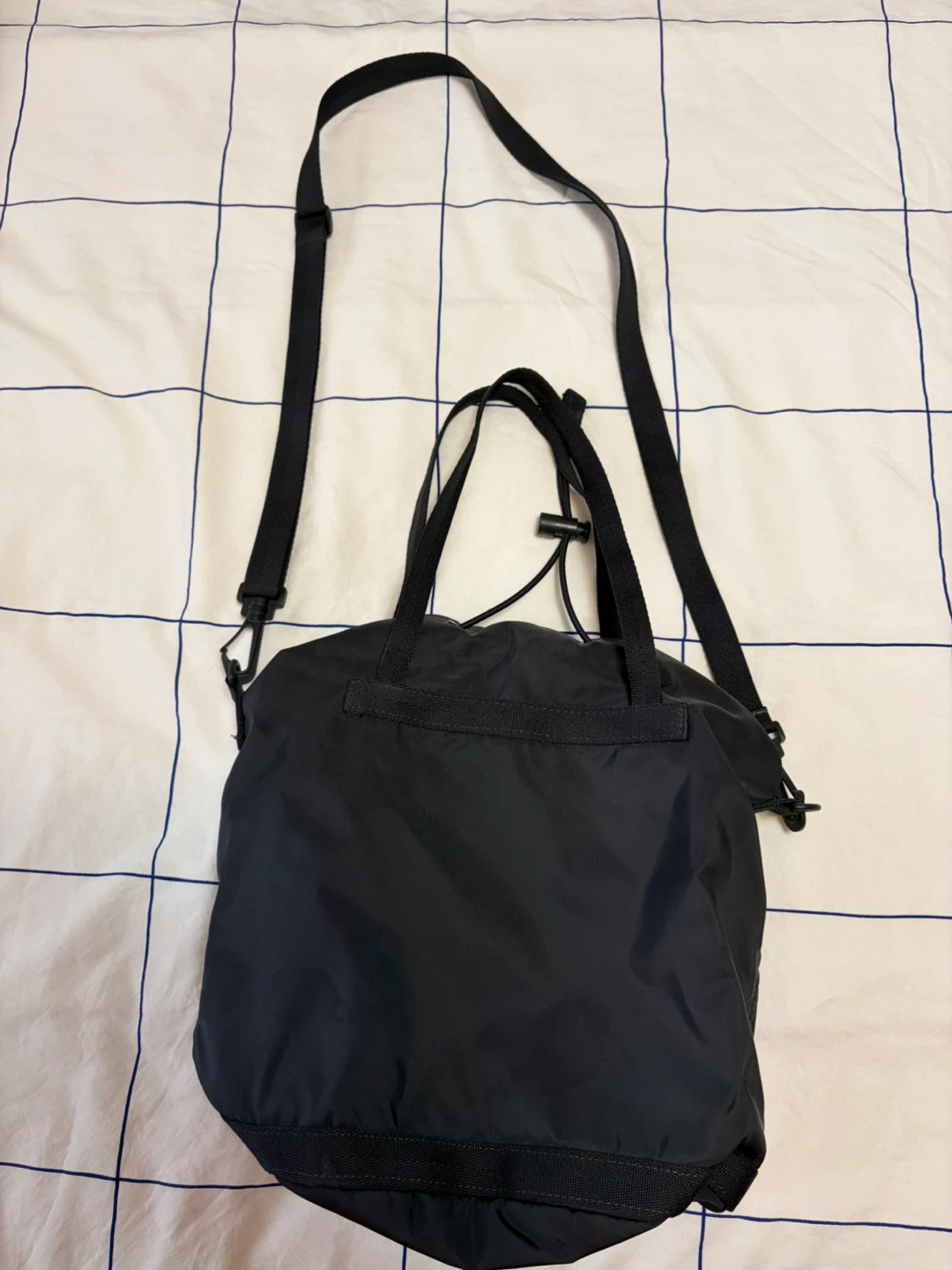 Uniqlo U Drawstring Bag